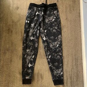 Under Armour Kids' Black and Gray Camo Joggers